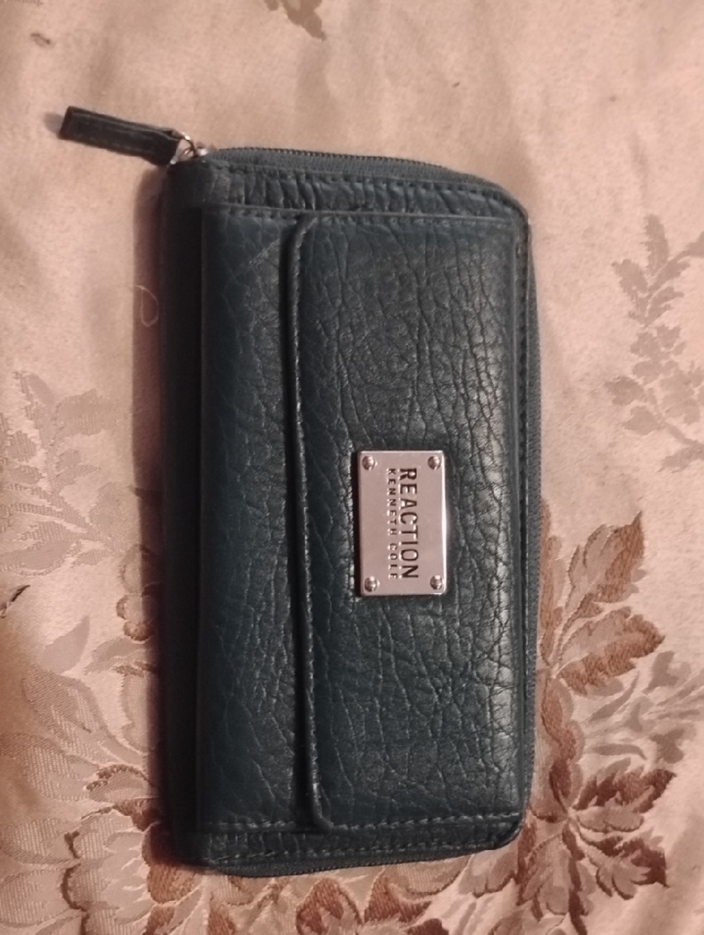 Reaction By Kenneth Cole Wallet